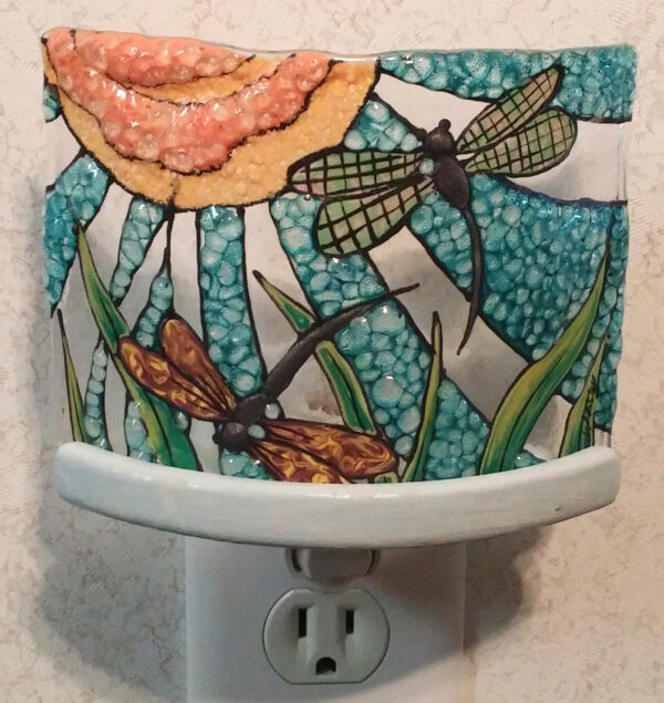 CBPM122 - Dragonfly Glass Night Light DVD - Image 4